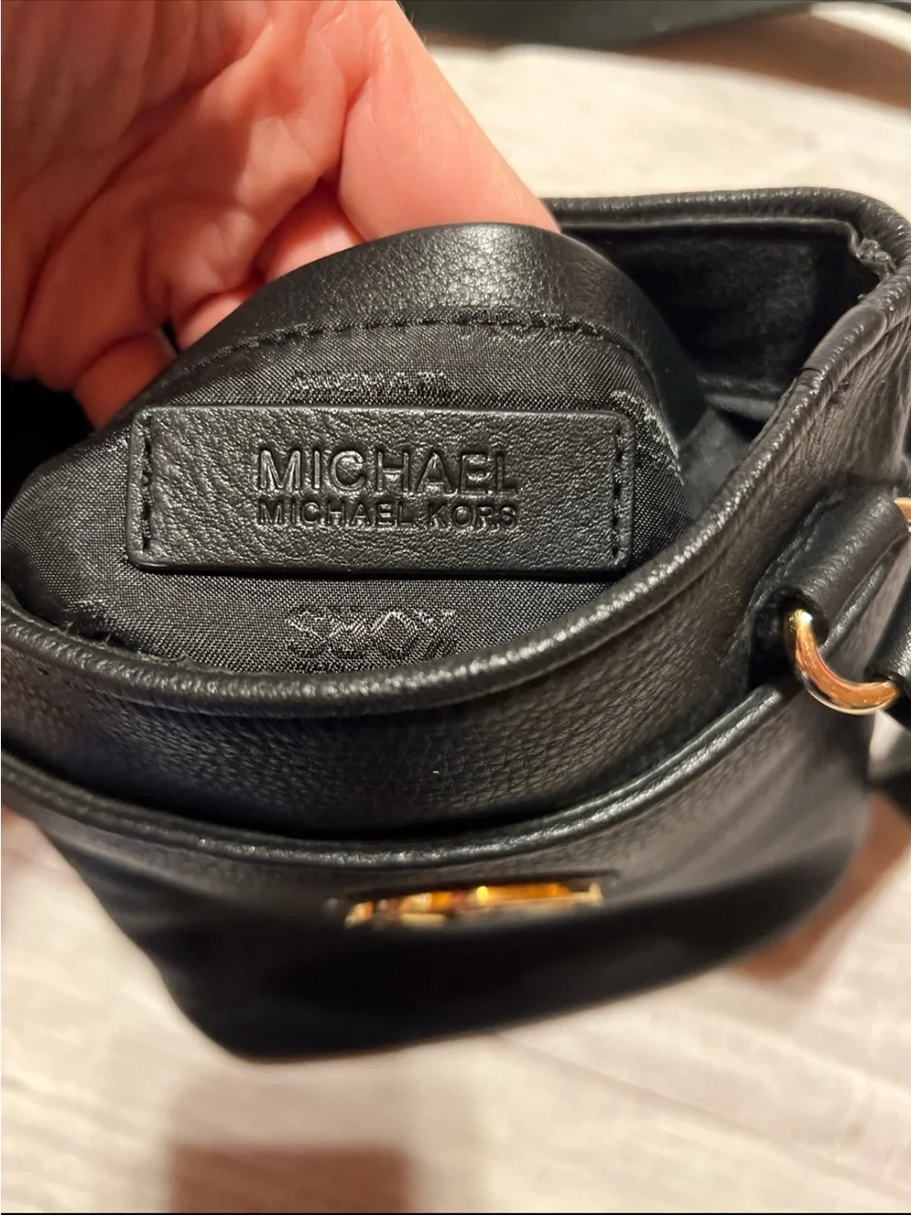 Michael Kors compact pebbled